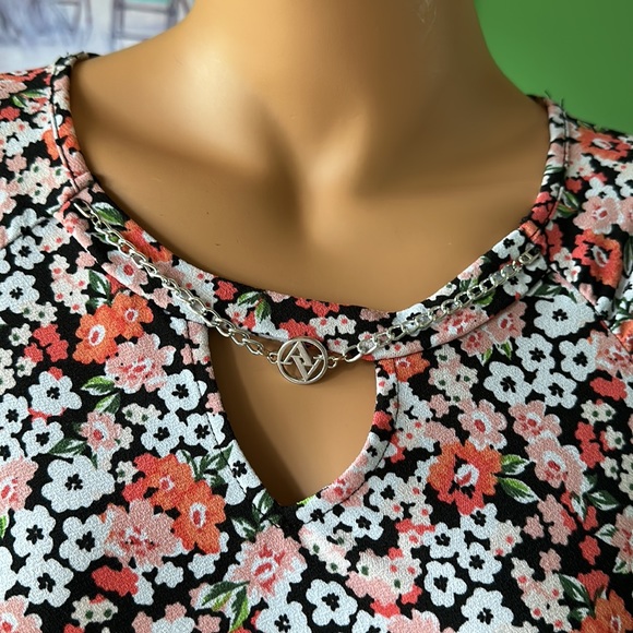 🌺🌺Adrienne Vittadini Short Sleeved Top🌺🌺 - Picture 4 of 8